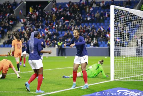 Foot féminin FRANCE-PAYS-BAS