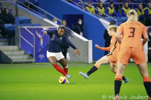 Foot féminin FRANCE-PAYS-BAS